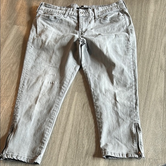 Levi's Denim - Levi's Gray Capri Jeans Modern Fit